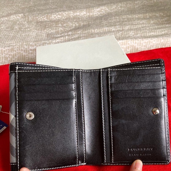 Wallets - Picture 4 of 5